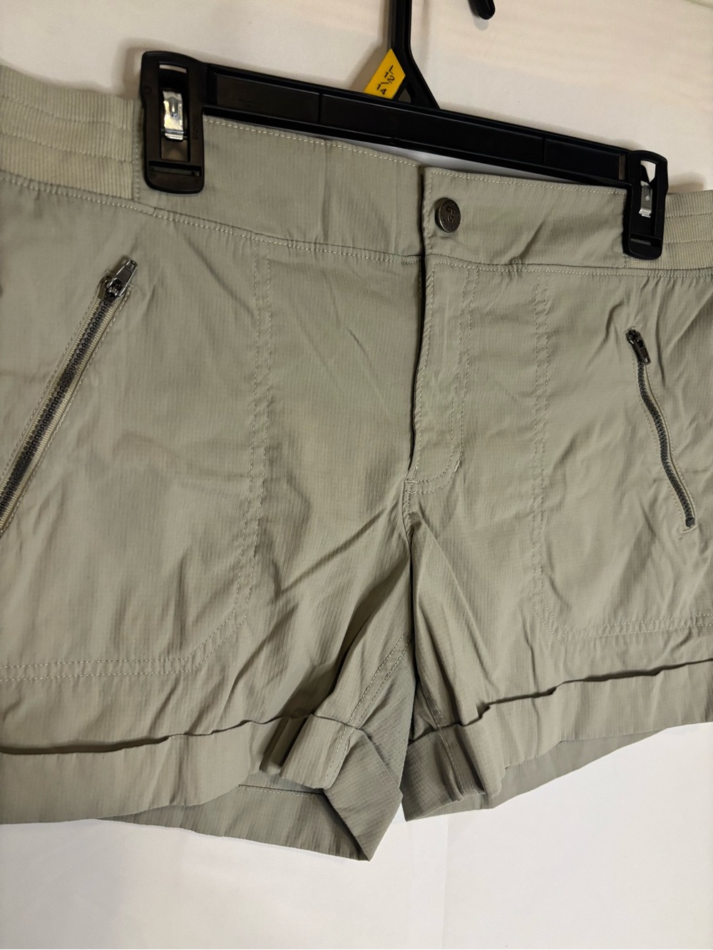 3/$20 Tangerine Women's Zip-Pocket Cuffed Shorts - Picture 5 of 5